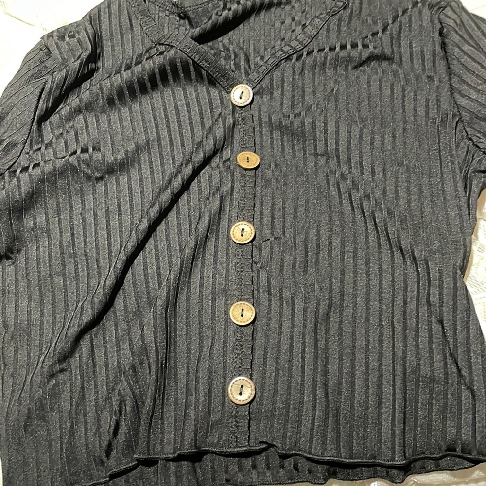 Black button crop top long sleeves